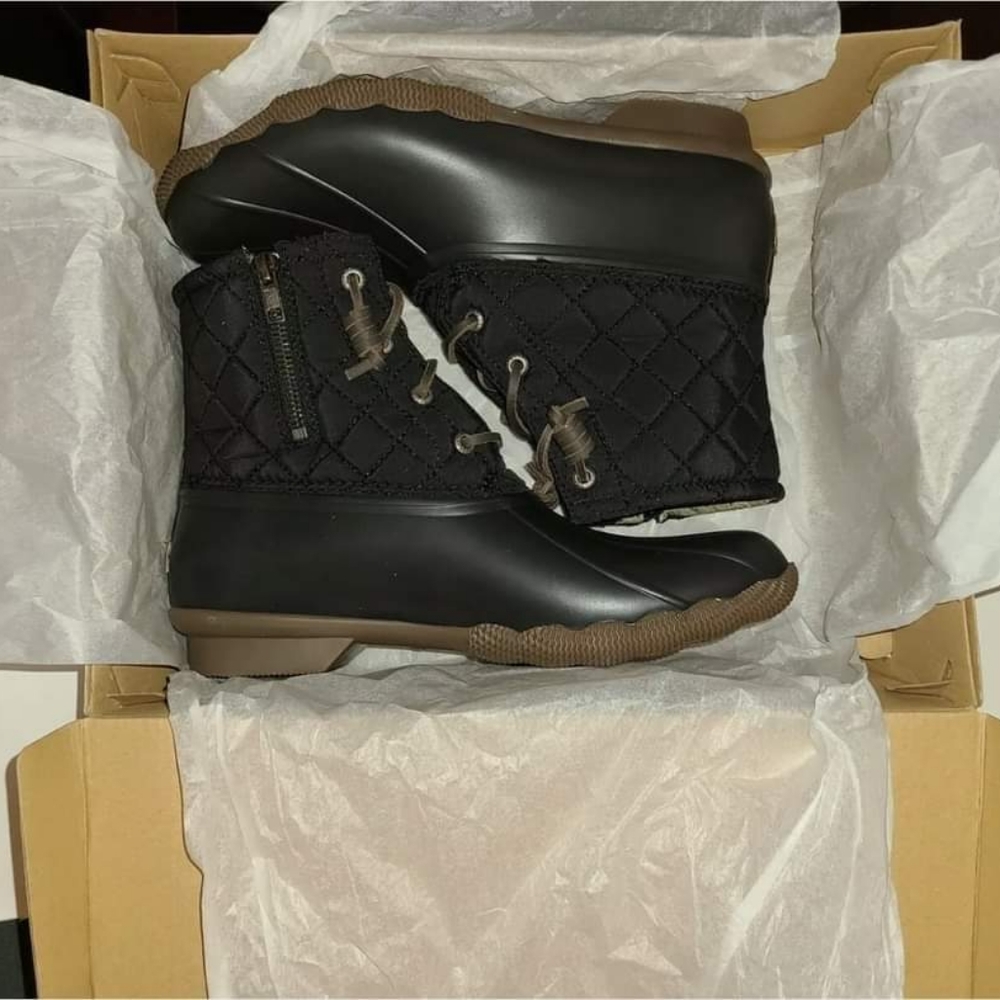 Sperry Nylon Saltwater Quilt Duck Boot Black women's - Size 9